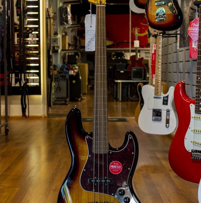 Squier Jazz Bass Fretless CV 60s