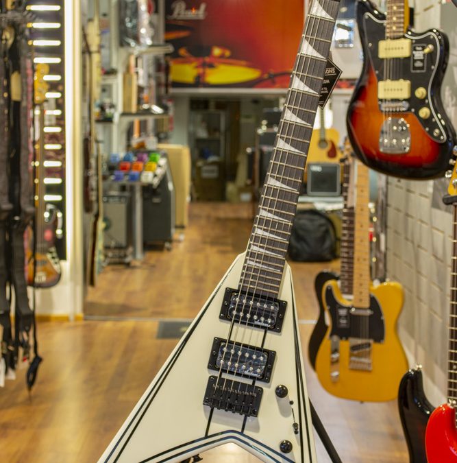 Jackson JS1X Minion Rhoads